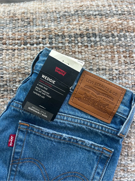 Levi's Denim - NWT Levi's Wedgie Jeans